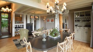 Chalet | Tempat makan