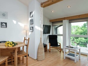 Apartment | Dining