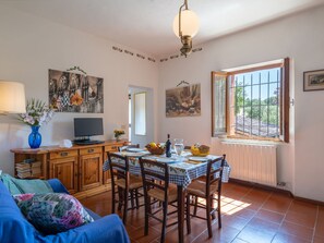 Dining - Belvilla by OYO Selvatello Laura Trilo Cinque (Casole d'Elsa)