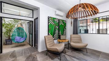 50-inch Smart TV with cable channels, TV, Netflix