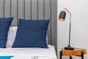 Cuale Condos 2 Bedroom #203 Romantic Zone | Ropa de cama de alta calidad y camas Tempur-Pedic 