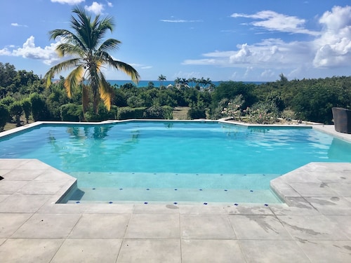 LUXURY 4 BEDROOM VILLA - JARDIN CREOLE TERRES BASSE - JUST TWO MINUTES TO BEACH