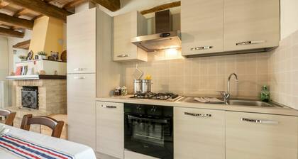 Atemberaubendes alleinstehendes Ferienhaus mit privatem Pool, Whirlpool, W-LAN, TV, Panoramablick