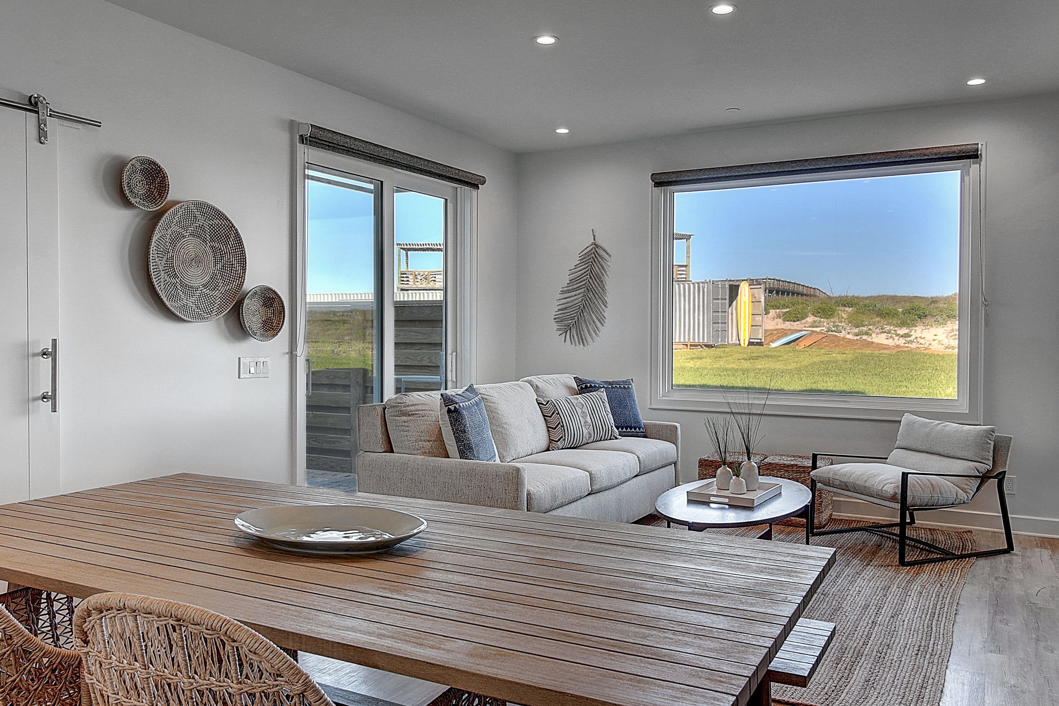 デラックス ルーム ベッド (複数台) パティオ | リビング エリア | 50 インチのスマートテレビ (デジタル放送視聴可)、テレビ、Netflix