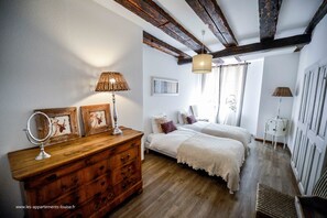 2 bedrooms, iron/ironing board, travel cot, free WiFi