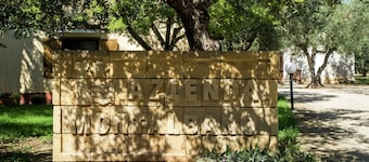 Sun-drenched Estate Close to Sciacca Near the Beach