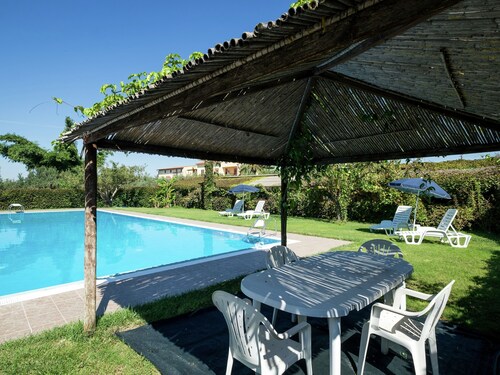 Sun-drenched Estate Close to Sciacca Near the Beach