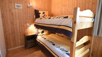 Apartment | 2 bedrooms, individually furnished, bed sheets