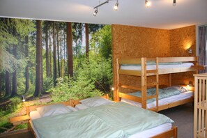 House | 5 bedrooms, individually furnished, iron/ironing board, bed sheets - Home in Vielsalm With Sauna (Vielsalm)