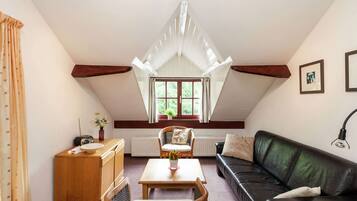 Apartment | Living room | DVD player