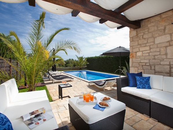 Villa | Balcony