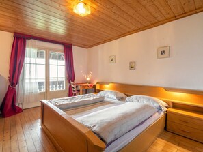 9 bedrooms, individually furnished, iron/ironing board, bed sheets - Ferienwohnung mit Talblick in Todtmoos (Todtmoos)