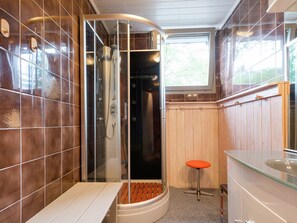 House | Bathroom - Spacious Cottage in Robertville With Swimming Pool (Waimes)