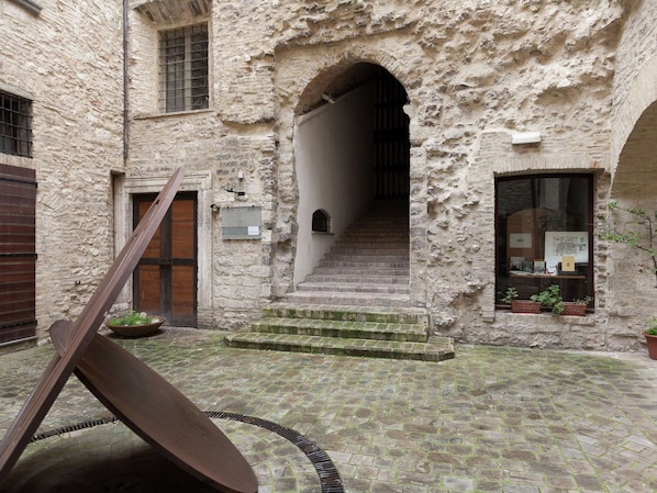 الإطلالة من المنشأة