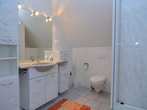 Ferienhaus | Badezimmer