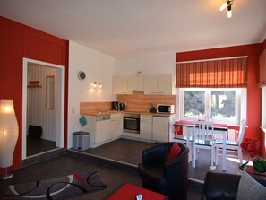 Apartment | Eigene Küche | Kühlschrank, Mikrowelle, Ofen, Geschirrspüler