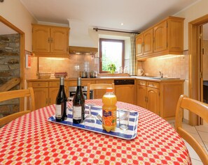 Private kitchen - Holiday Home with Sauna, Garden, Terrace, BBQ & Fireplace (Waimes)