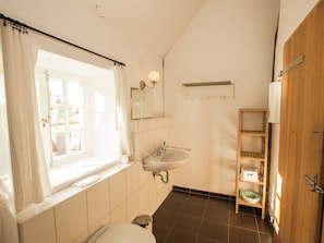 Bathroom - Nice Holiday Home in Badbergen With Garden (Badbergen)