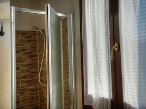 House | Bathroom