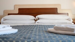 Cots/infant beds, bed sheets - Homely Apartment in Rimini With Balcony (Rimini)