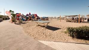 Beach - Homely Apartment in Rimini With Balcony (Rimini)