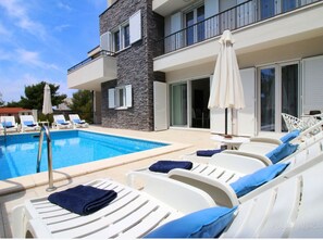 Outdoor pool - Modernistic Apartment in Primosten With Pool (Primosten)