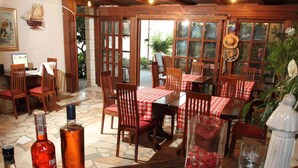 Apartment | Tempat makan