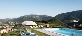 Farmhouse With a Magnificent Panorama, Swimming Pool, Near Cagli