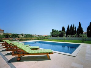 Outdoor pool - Modern Villa Consisting of two Apartments With Private Pool, Near the Beach (Medulin)