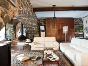 Ferienhaus | Wohnzimmer | Kamin