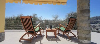 Apartment B in villa with panoramic view