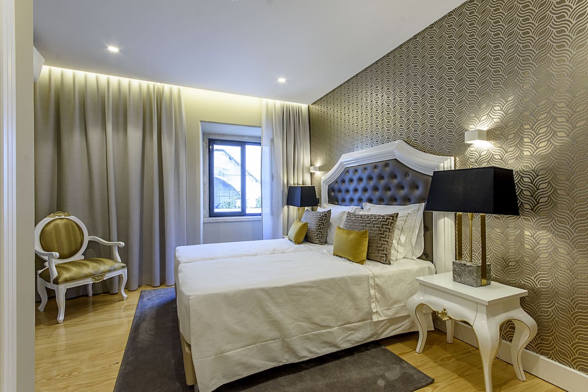 suite (4) | 1 bedroom, in-room safe, soundproofing, free wifi