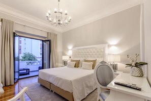 Suite (6) | In-room safe, soundproofing, free WiFi, bed sheets - Villa Mariazinha Charming Hotel (Portimão)