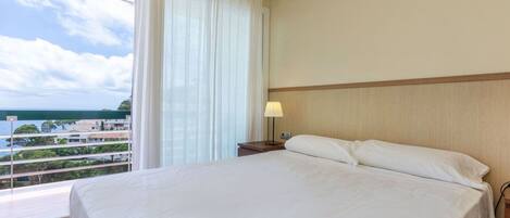 4 bedrooms, travel crib, free WiFi