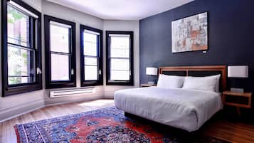 Classic Room, 1 King Bed | 1 bedroom, iron/ironing board, free WiFi, bed sheets