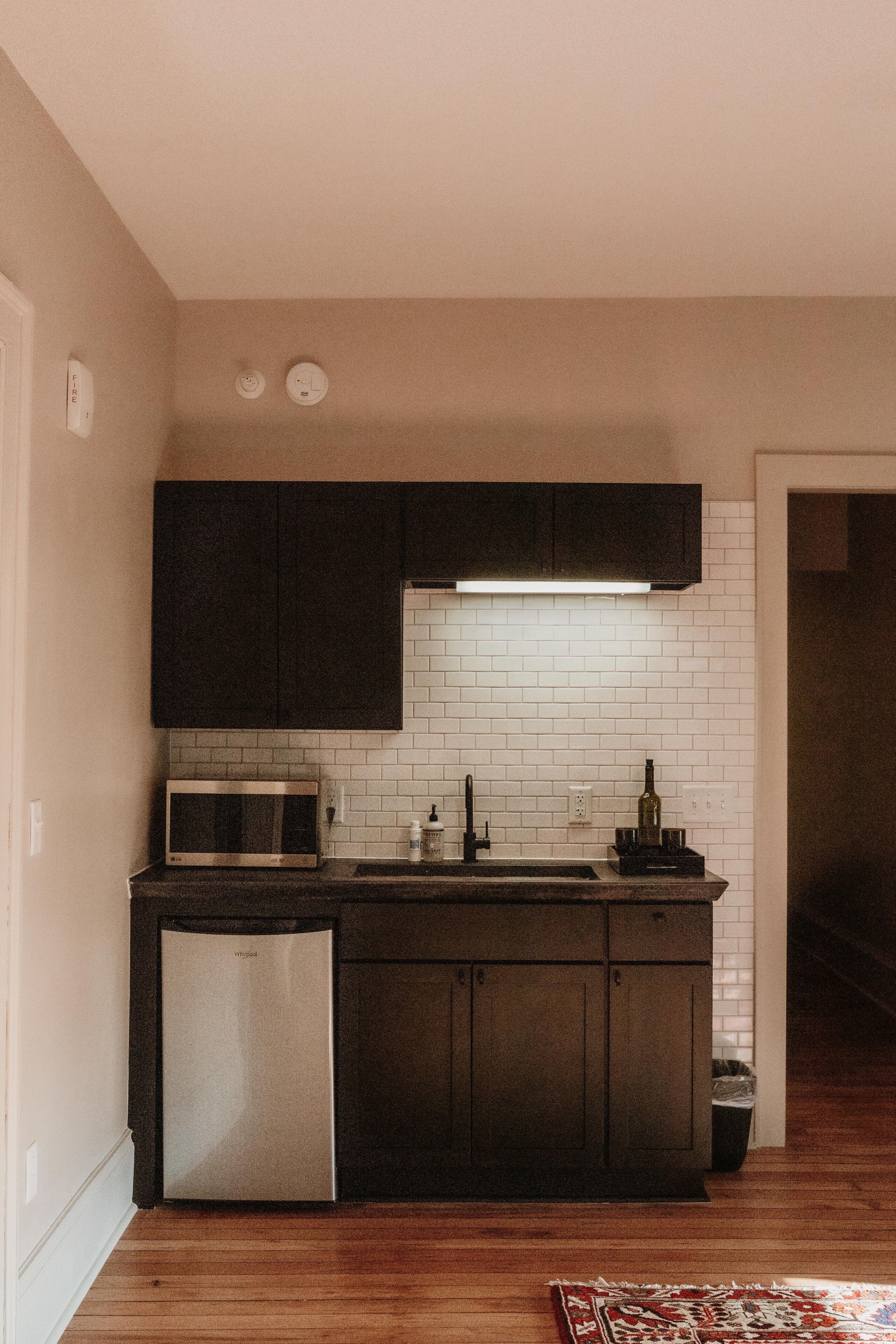 suite, multiple beds, kitchenette | private kitchen