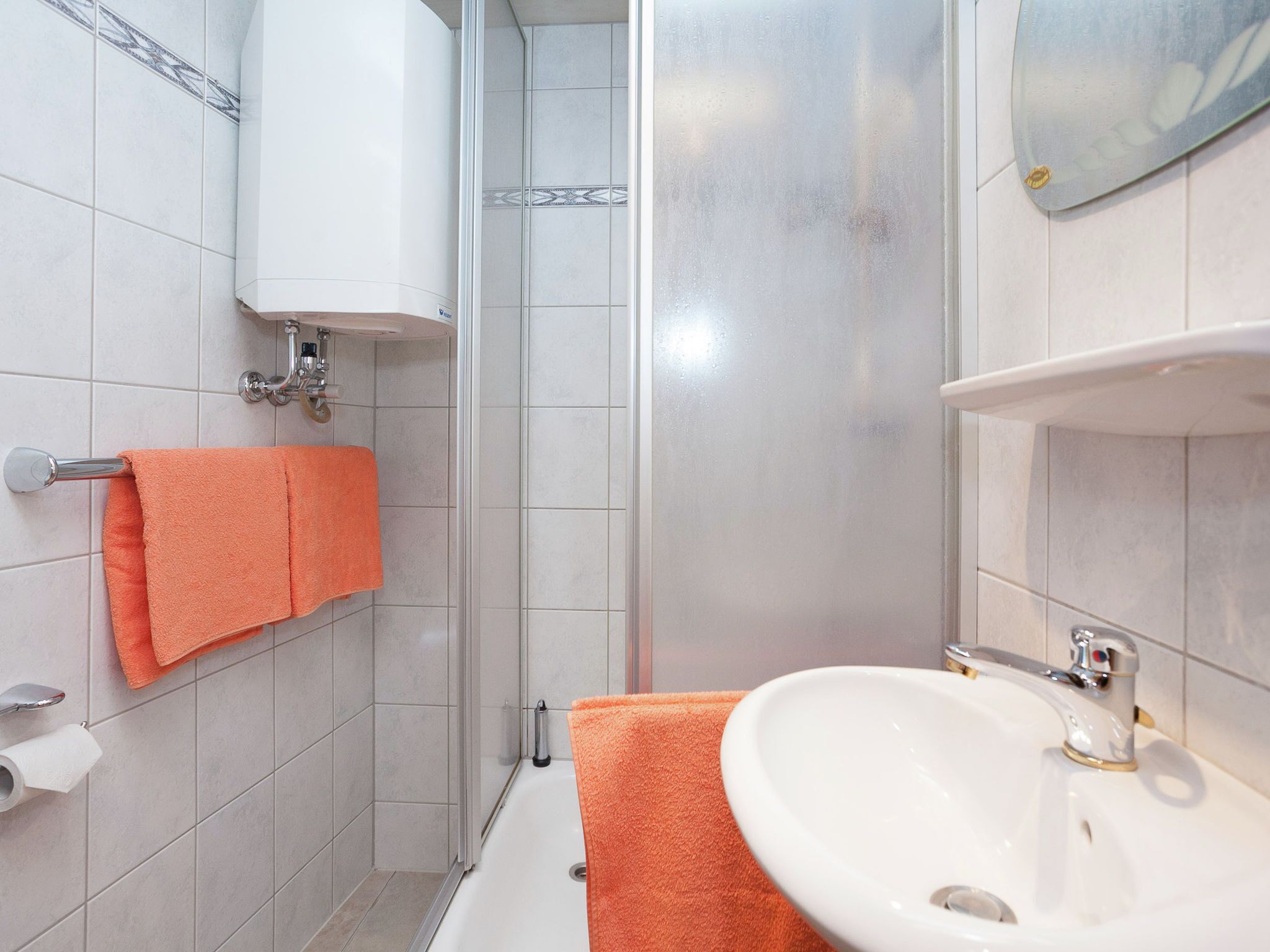 House | Bathroom | Shower, towels
