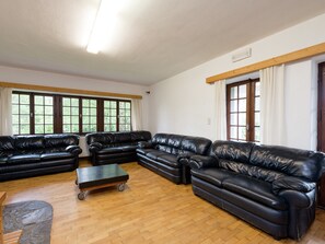 House | Living room - Holiday Home in Deiffelt Near Forest (Gouvy)