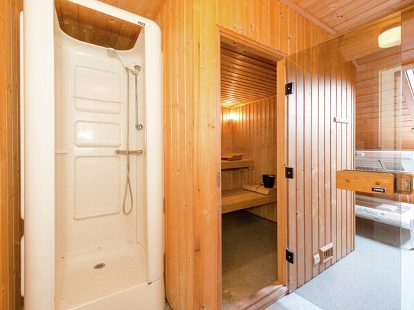 House | Spa treatment - Holiday Home in Deiffelt Near Forest (Gouvy)