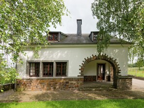 Exterior - Holiday Home in Deiffelt Near Forest (Gouvy)