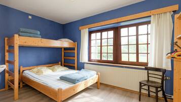 House | 11 bedrooms, individually furnished