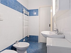 Shower - Attractive Residence on Lake Garda near Manerba (Manerba del Garda)