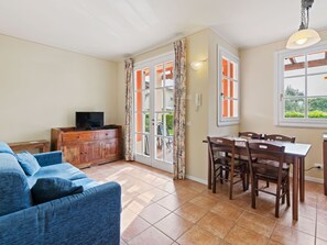 Living room - Attractive Residence on Lake Garda near Manerba (Manerba del Garda)