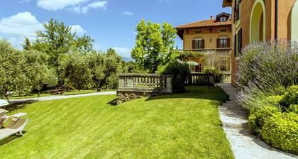Cozy Holiday Home in Manerba del Garda With Swimming Pool
