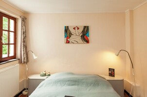 Apartment | 1 bedroom, individually furnished, bed sheets