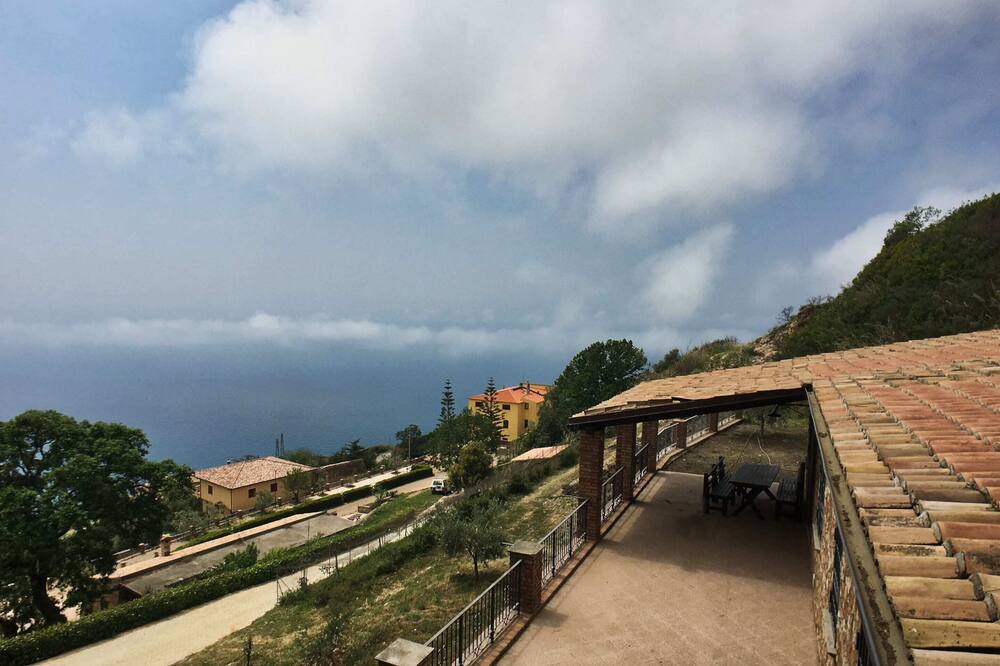 Pet-friendly Farmhouse - Santa Caterina Albanese
