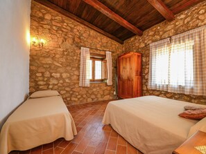 Casa | 2 habitaciones, muebles diferentes y ropa de cama