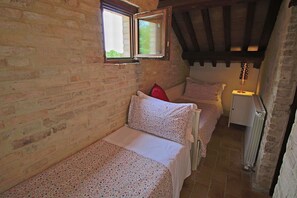 House | 2 bedrooms, bed sheets