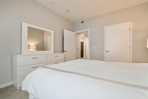 2 bedrooms, desk, iron/ironing board, free WiFi
