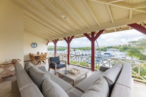 Grand-Villa, Mehrere Schlafzimmer, Buchtblick | Terrasse/Patio